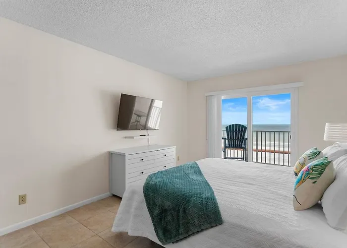 Spacious Beachfront With Stunning Gulf Views Apartment