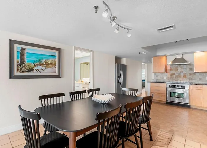 Gulf-Front 3Br With Huge Balcony, Pool And Private Garage *