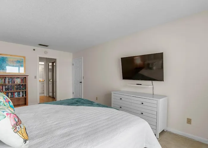 Gulf-Front 3Br With Huge Balcony, Pool And Private Garage Appartement